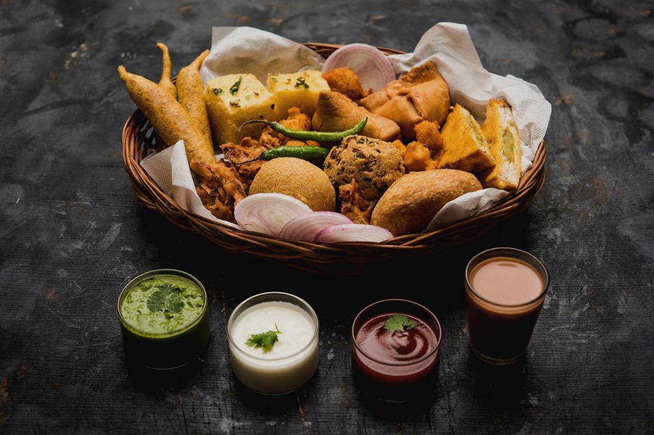 Spot On Sharma'S Kitchen & Home Stay Bajaura Buitenkant foto